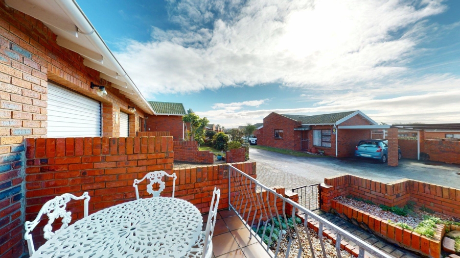 2 Bedroom Property for Sale in Sherwood Eastern Cape